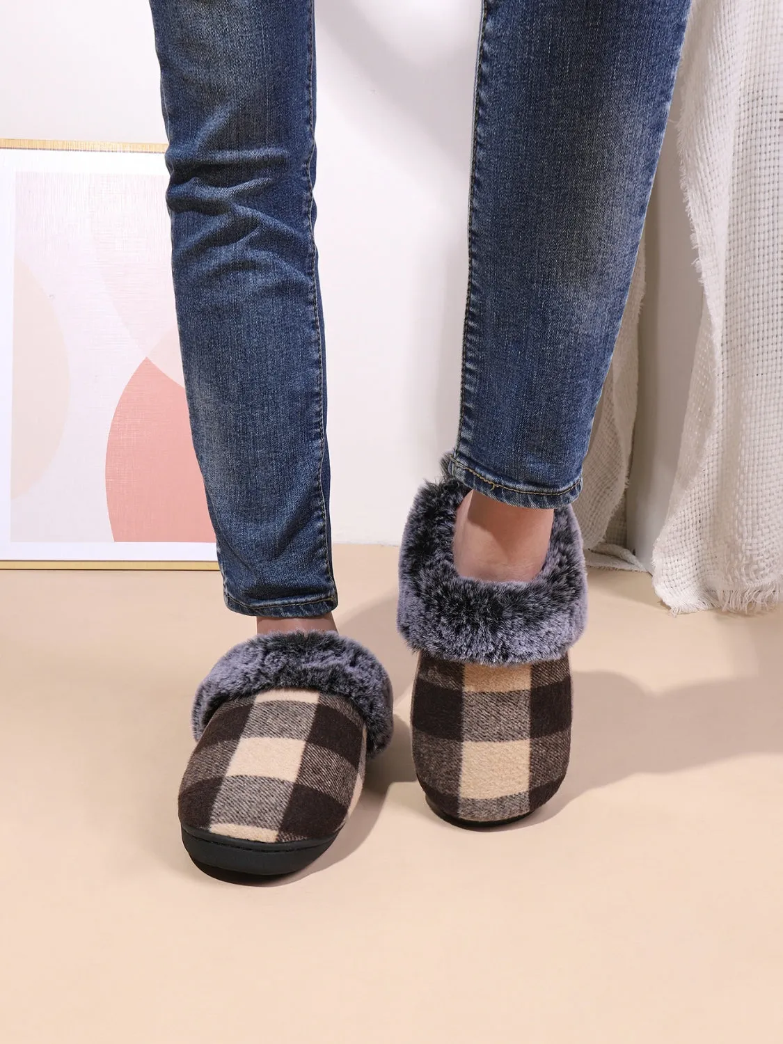 Plaid Furry Round Toe Flat Slippers